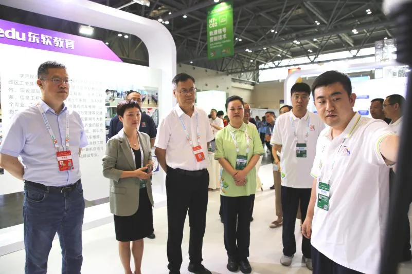 助力第二届“一带一路”国际技能大赛智能汽车软件技术表演赛顺利举办